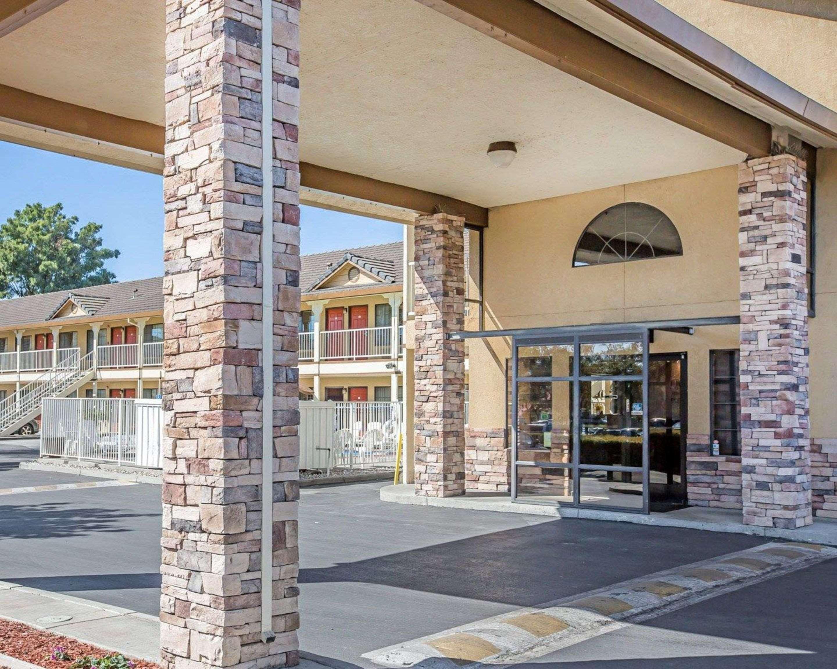Quality Inn & Suites Woodland - Sacramento Airport Kültér fotó