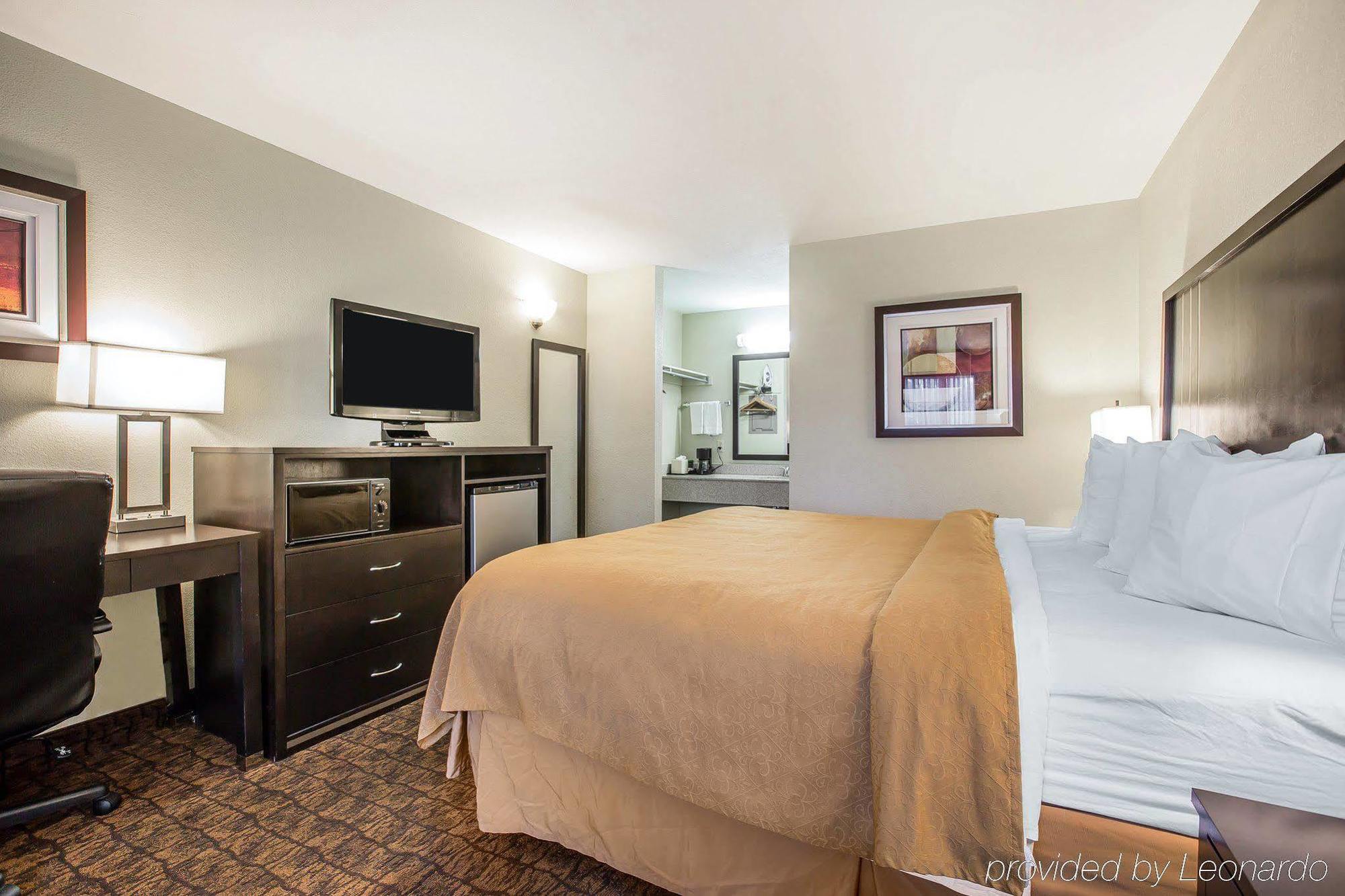 Quality Inn & Suites Woodland - Sacramento Airport Kültér fotó