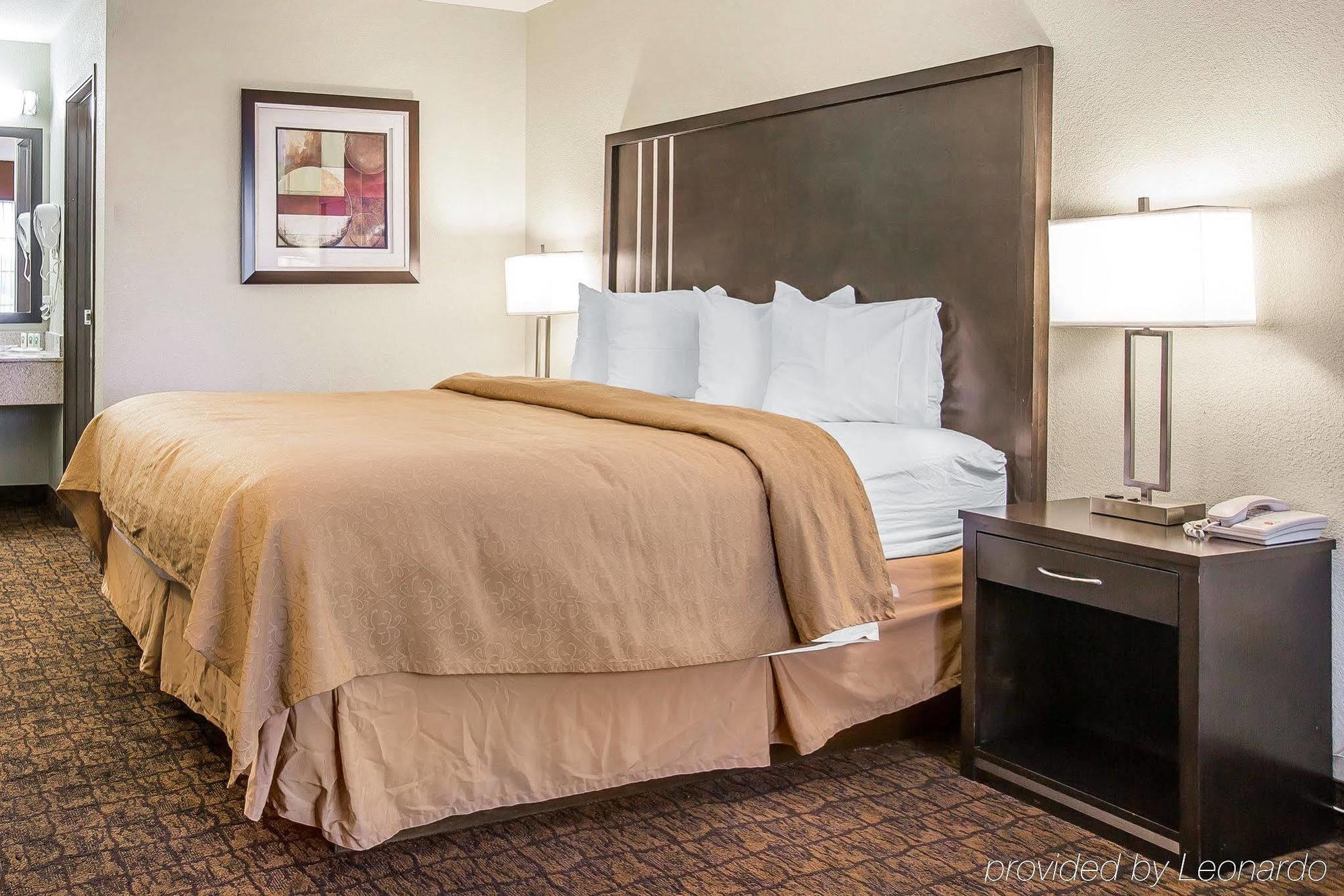 Quality Inn & Suites Woodland - Sacramento Airport Kültér fotó