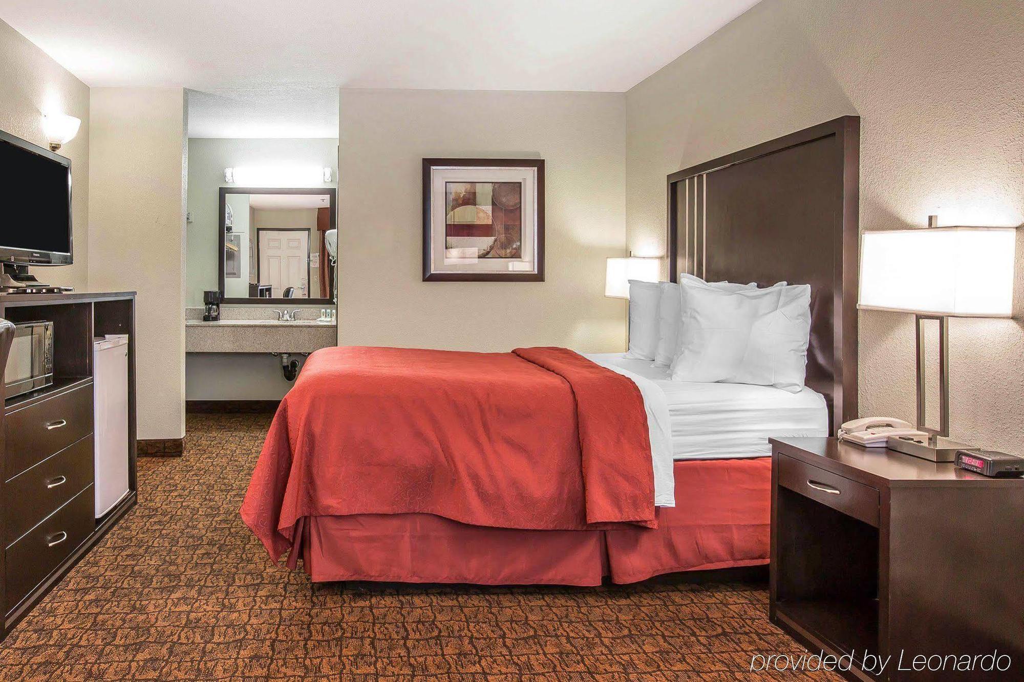 Quality Inn & Suites Woodland - Sacramento Airport Kültér fotó