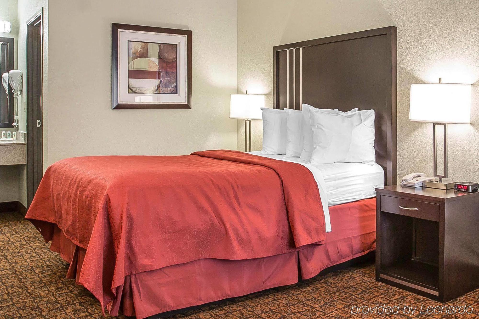 Quality Inn & Suites Woodland - Sacramento Airport Kültér fotó