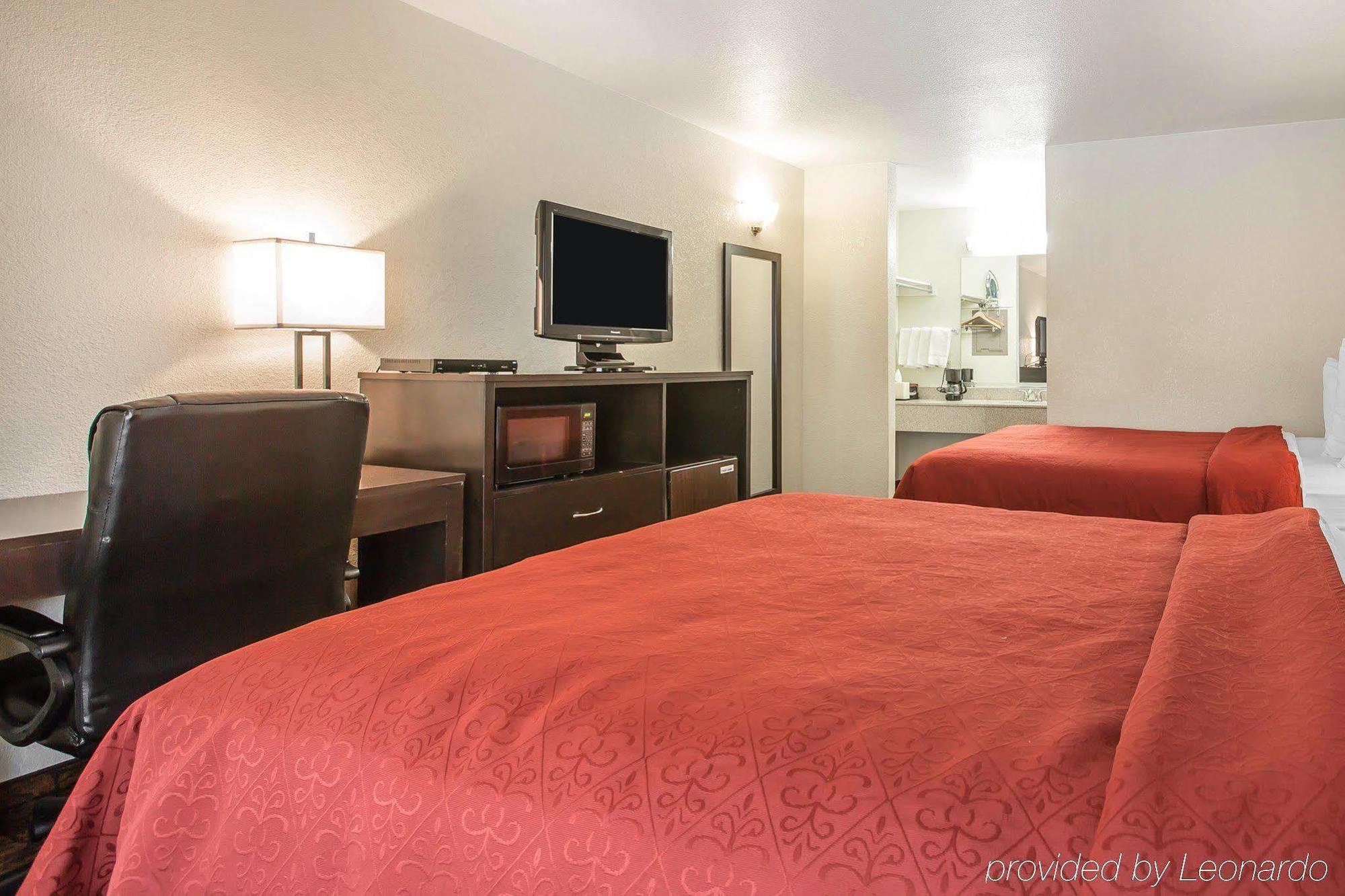 Quality Inn & Suites Woodland - Sacramento Airport Kültér fotó